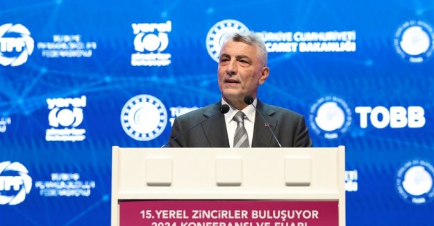 Ticaret Bakanı Bolat, Yerel Zincirler Buluşuyor Konferansı'nda konuştu