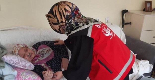 Bakanımız Göktaş: “Evlerinde bakılan tam bağımlı vatandaşlar ve aileleri için Evde Bakım Yardımı’nı hesaplara yatırmaya başladık”