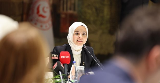 Bakanımız Göktaş, "Kültür, Sanat ve Medyanın Dönüştürücü Gücüyle Kadına Yönelik Şiddetin Önlenmesi Toplantısı"nda konuştu