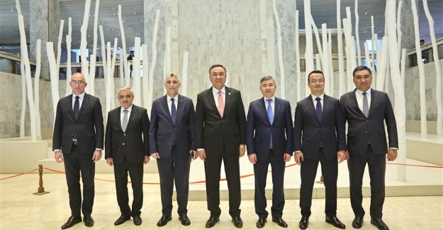 Ticaret Bakanı Ömer Bolat, TDT Ticaret ve Ekonomiden Sorumlu Bakanlar Toplantısı Kapsamında Temaslarını Sürdürüyor