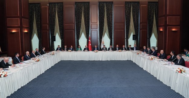 Hisarcıklıoğlu, yeni anayasa çalıştayına katıldı