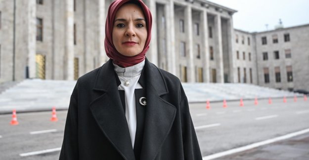 Aile ve Sosyal Hizmetler Bakanımız Göktaş'tan çocukların sosyal medya kullanımına yönelik "16 yaş" vurgusu