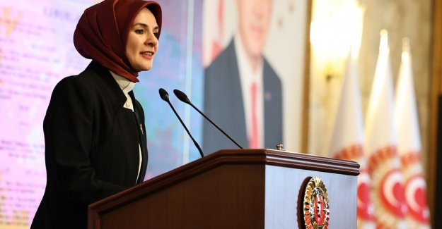 Bakanımız Göktaş, "Türk Kadınının Seçme ve Seçilme Hakkının 90. Yıl Dönümü Programı"nda konuştu