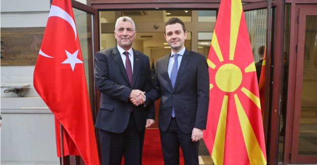 Ticaret Bakanı Bolat, Kuzey Makedonya Dışişleri ve Dış Ticaret Bakanı Mucunski ile görüştü