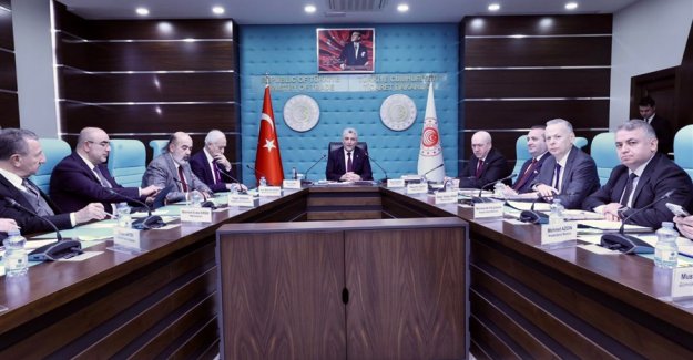 Ticaret Bakanı Bolat, Suriye ile Yeni Dönemdeki İlişkilere İlişkin STK Temsilcileriyle Görüştü