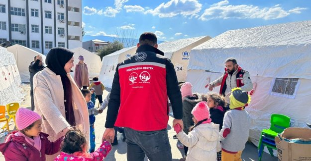 Depremzede 1912 çocuktan 1879'u ailesine teslim edildi