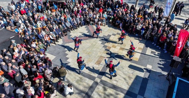 Denizli’de nevruz ateşi yandı, baharın coşkusu meydana taştı