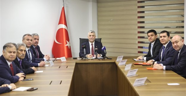 Ticaret Bakanı Bolat, Ayakkabı Sektörü Temsilcileriyle Buluştu