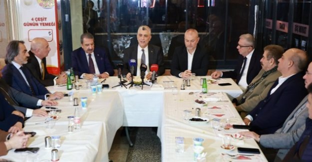 Ticaret Bakanı Bolat, gıda sektörü temsilcileriyle iftarda bir araya geldi