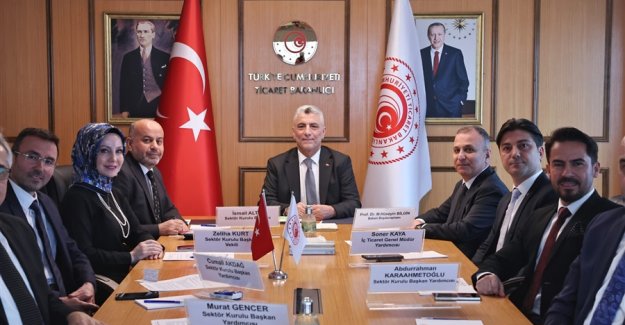 Ticaret Bakanı Ömer Bolat, Otomotiv Sektör Kurulu Toplantısına Katıldı