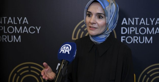 Bakanımız Göktaş, Antalya Diplomasi Forumu'nda Türkiye'nin sosyal politikalardaki tecrübelerini paylaştı