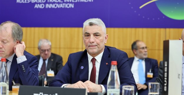 Ticaret Bakanı Bolat, Fransa'daki OECD Bakanlar Konseyi Toplantısı'na Katıldı
