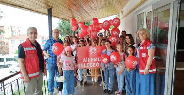 Öğrencilerden Sosyal Hizmet Merkezlerine ziyaret