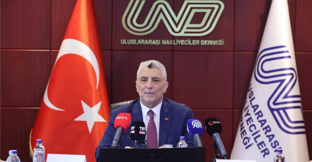 Ticaret Bakanı Bolat, Uluslararası Nakliyeciler Derneği'ni Ziyaret Etti