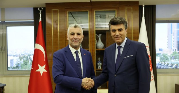 Ticaret Bakanı Ömer Bolat, Romanya Dış Ticaret ve Yatırım Ajansı Başkanı Frunzulica ile Görüştü
