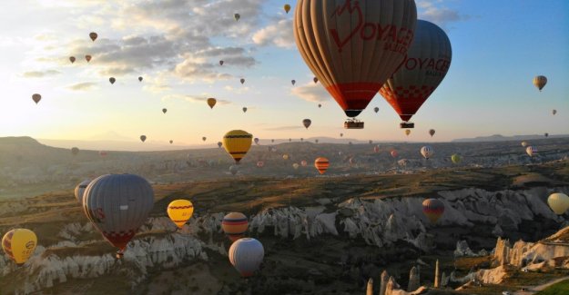 Sıcak Hava Balonları Dünyaya Açıldı