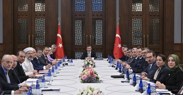 Ticaret Bakanı Bolat, Bağımlılıkla Mücadele Yüksek Kurulu Toplantısı'na Katıldı