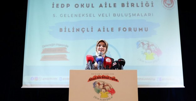 Bakanımız Göktaş, 5. Geleneksel Veli Buluşmaları Bilinçli Aile Forumu'na katıldı