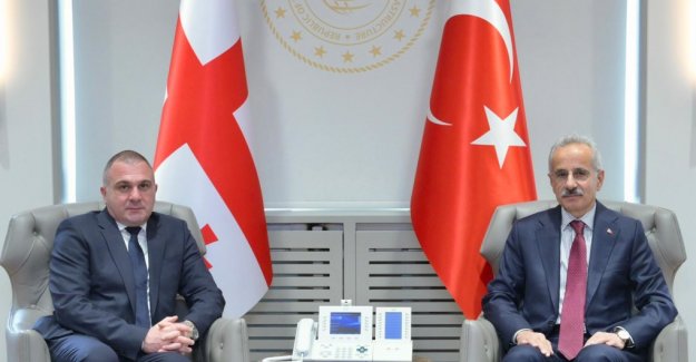 Bakan Uraloğlu, Gürcistan Altyapı Bakanı Sokhadze İle Görüştü