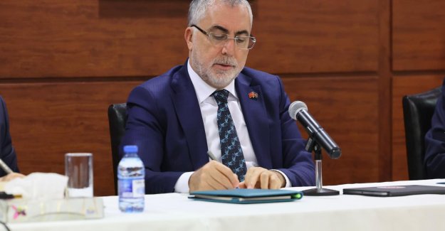 Çalışma ve Sosyal Güvenlik Bakanı Prof. Dr. Vedat Işıkhan Bakü’de Türkiye-Azerbaycan İş Dünyası ile Buluştu