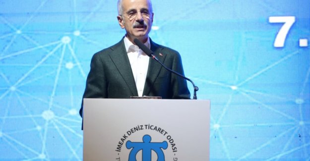 Kıyı Emniyeti 25 Denizciyi Yanan Gemiden Kurtardı