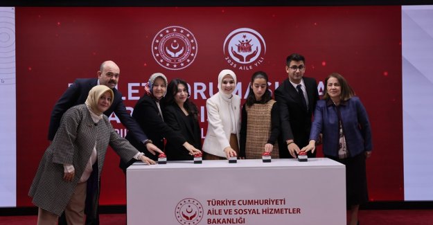 Bakanımız Göktaş devlet korumasındaki gençlerin kamu kurumlarına yerleştirilmesi töreninde konuştu