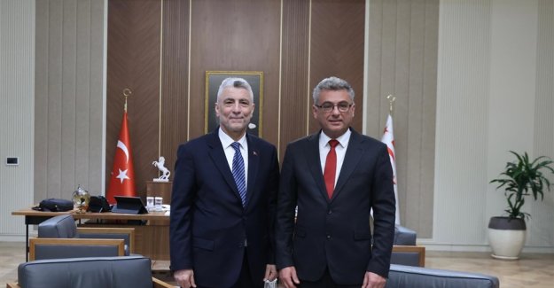 Ticaret Bakanı Bolat, KKTC'de Cumhurbaşkanı Tufan Erhürman ile Bir Araya Geldi