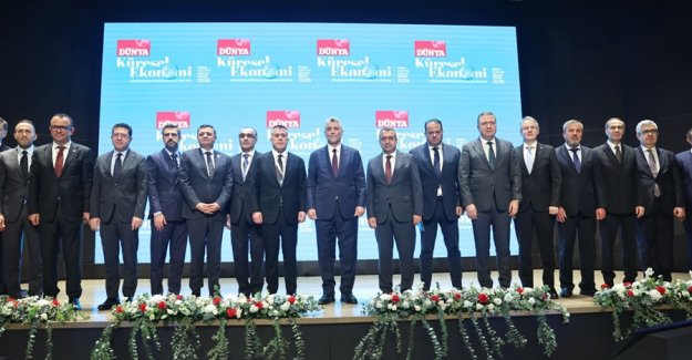Ticaret Bakanı Ömer Bolat, Dönüşen Dünyada İhracat Zirvesi'nin Açılışında Konuştu
