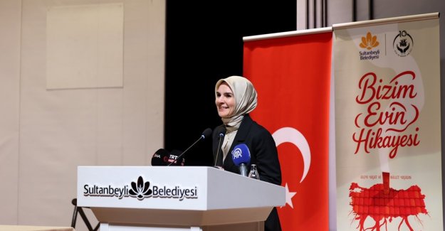 Bakanımız Göktaş, "Bizim Evin Hikayesi" tiyatro oyununun gala gösterimi ile "Ailem" dizisinin ikinci sezon tanıtımına katıldı