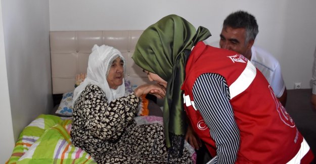 Evde Bakım Yardımı ödemeleri hak sahiplerinin hesaplarına artışlı şekilde yatırılmaya başlandı