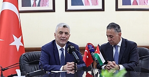 Ticaret Bakanı Bolat, Türk Tırlarının Suriye'den Ürdün ve Körfez’e Ulaşacağı Koridorun Gelecek Yıl Tamamen Açılacağını Söyledi