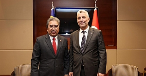 Ticaret Bakanı Ömer Bolat, Malezya Yatırım Ticaret ve Sanayi Bakanı Ghani ile Görüştü