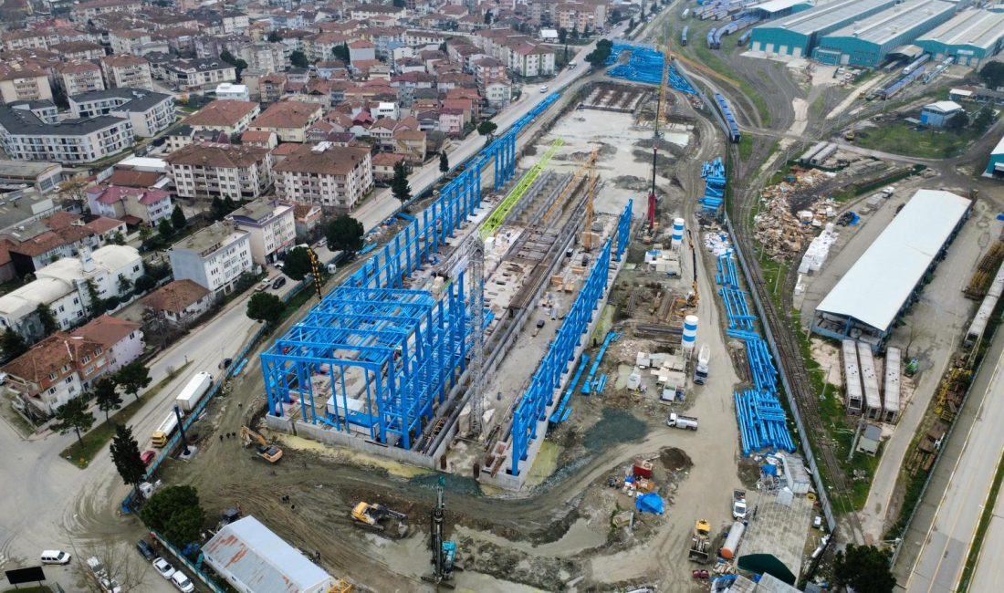 Ulaştırma ve Altyapı Bakanı Abdulkadir Uraloğlu, Sakarya’da 15 bin metrekarelik