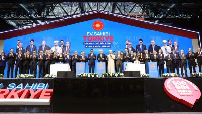 İstanbul Atatürk Havalimanı Millet Bahçesi’nde düzenlenen 'Ev Sahibi Türkiye' Kura