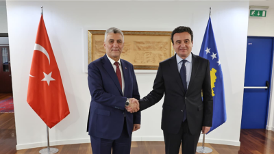 Ticaret Bakanı Ömer Bolat, Kosova Başbakanı Albin Kurti tarafından kabul edildi. Bakan Bolat,