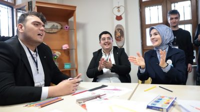 Aile ve Sosyal Hizmetler Bakanımız Mahinur Özdemir Göktaş, otizm konusunda