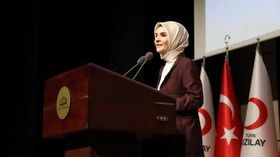 Aile ve Sosyal Hizmetler Bakanımız Mahinur Özdemir Göktaş, "Genç ve