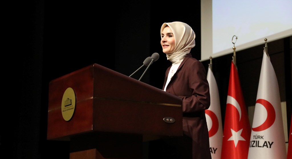 Aile ve Sosyal Hizmetler Bakanımız Mahinur Özdemir Göktaş, "Genç ve