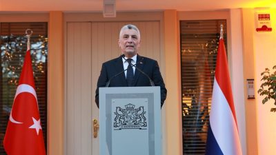 Ticaret Bakanı Ömer Bolat, Türkiye ile Hollanda'nın ikili ticaret hacminin