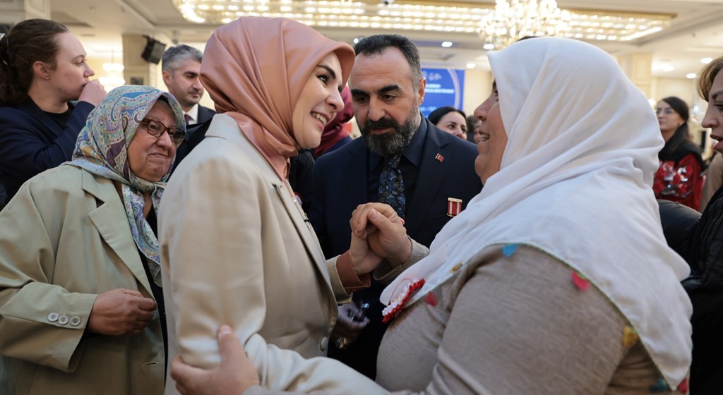 Aile ve Sosyal Hizmetler Bakanımız Mahinur Özdemir Göktaş, "Şehit ailelerine