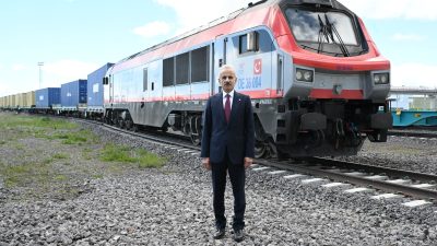 Ulaştırma ve Altyapı Bakanı Abdulkadir Uraloğlu, Bakü-Tiflis-Kars Demiryolu Hattı Tam
