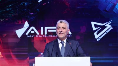 Ticaret Bakanı Ömer Bolat, devlet ve hükümet olarak en büyük önceliklerinin, teknolojiyi