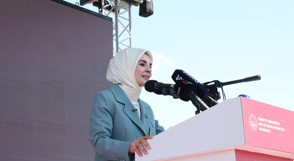 Aile ve Sosyal Hizmetler Bakanımız Mahinur Özdemir Göktaş, "Güçlü nesillerin,