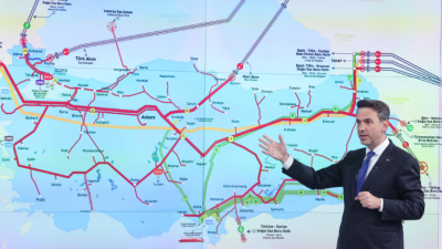 Enerji ve Tabii Kaynaklar Bakanı Alparslan Bayraktar, “Ceyhan'ı adeta bir