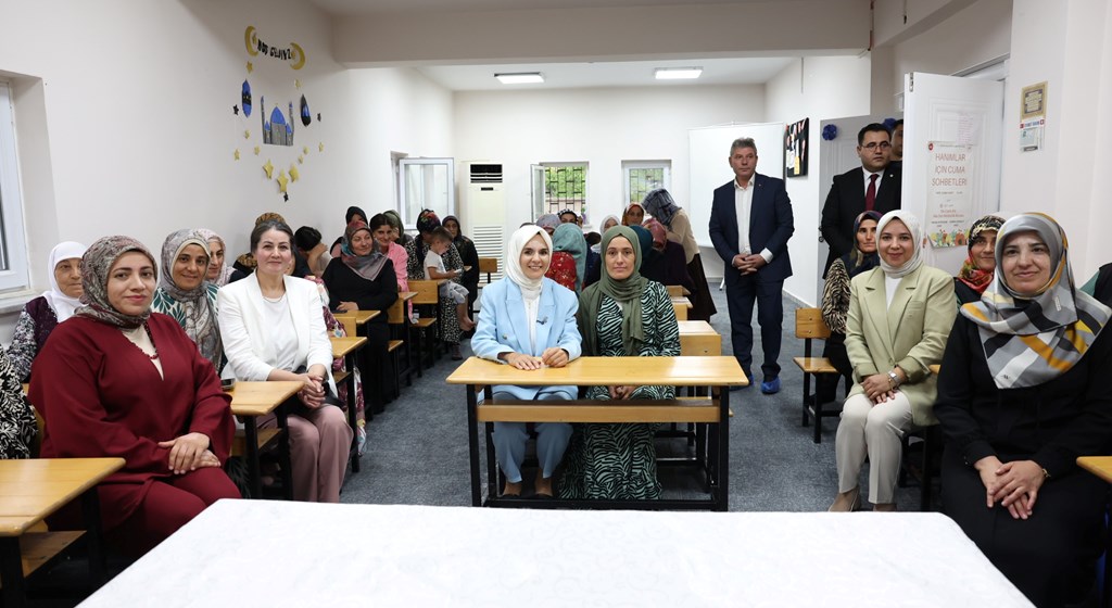 Aile ve Sosyal Hizmetler Bakanımız Mahinur Özdemir Göktaş, kadınların kişisel