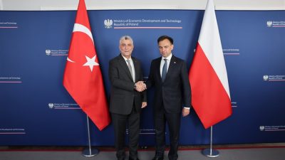 Ticaret Bakanı Ömer Bolat, Türkiye ile Polonya arasındaki ticaret hacminin, 2025 yılı