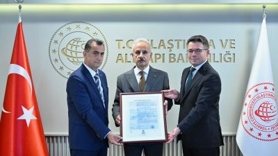 Ulaştırma ve Altyapı Bakanı Abdulkadir Uraloğlu, Türkiye Raylı Sistem Araçları