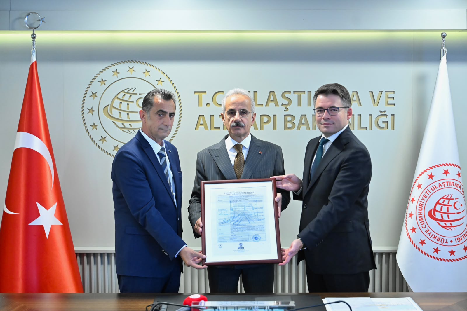 Ulaştırma ve Altyapı Bakanı Abdulkadir Uraloğlu, Türkiye Raylı Sistem Araçları