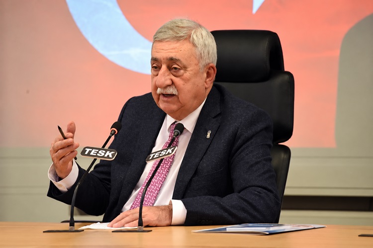 Akaryakıt zamlarının vatandaşın ve ulaştırma sektöründeki esnafın üzerinde önemli bir