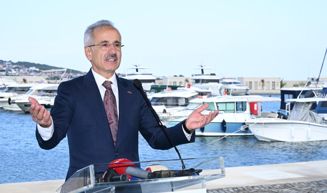 Ulaştırma ve Altyapı Bakanı Abdulkadir Uraloğlu, Denizcilik Genel Müdürlüğü tarafından
